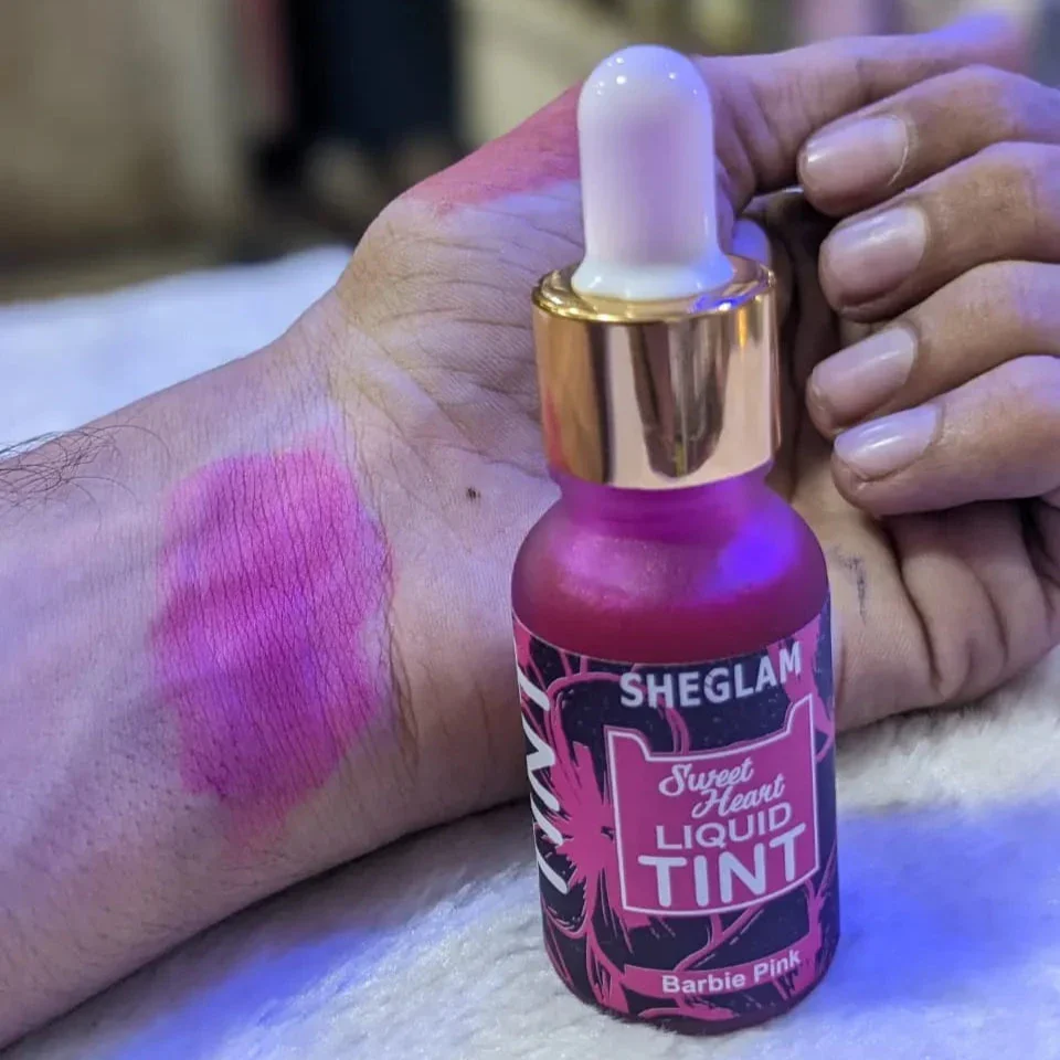 SHEGLAM-Sweet-Heart-LIQUID-TIN-15ml-barbie-pink-rs-550.webp SHEGLAM Sweet Heart LIQUID TIN 15ml barbie pin - Image 1
